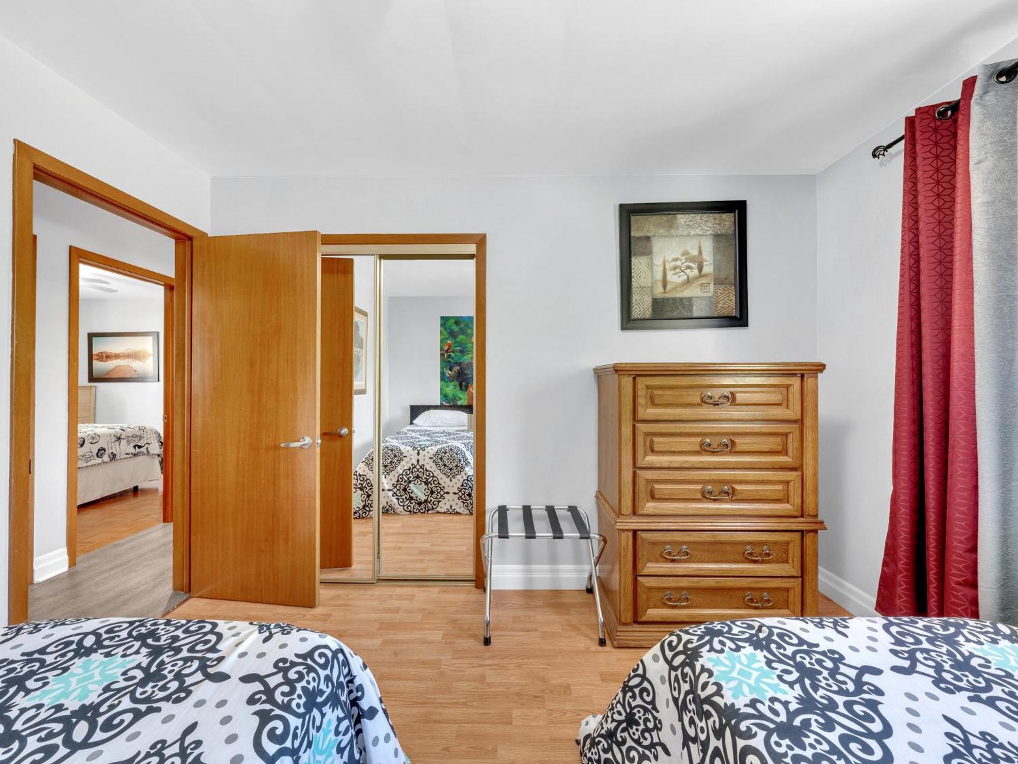 Park Bungalow #4 - Seacliff Beach Suites Leamington Exteriör bild
