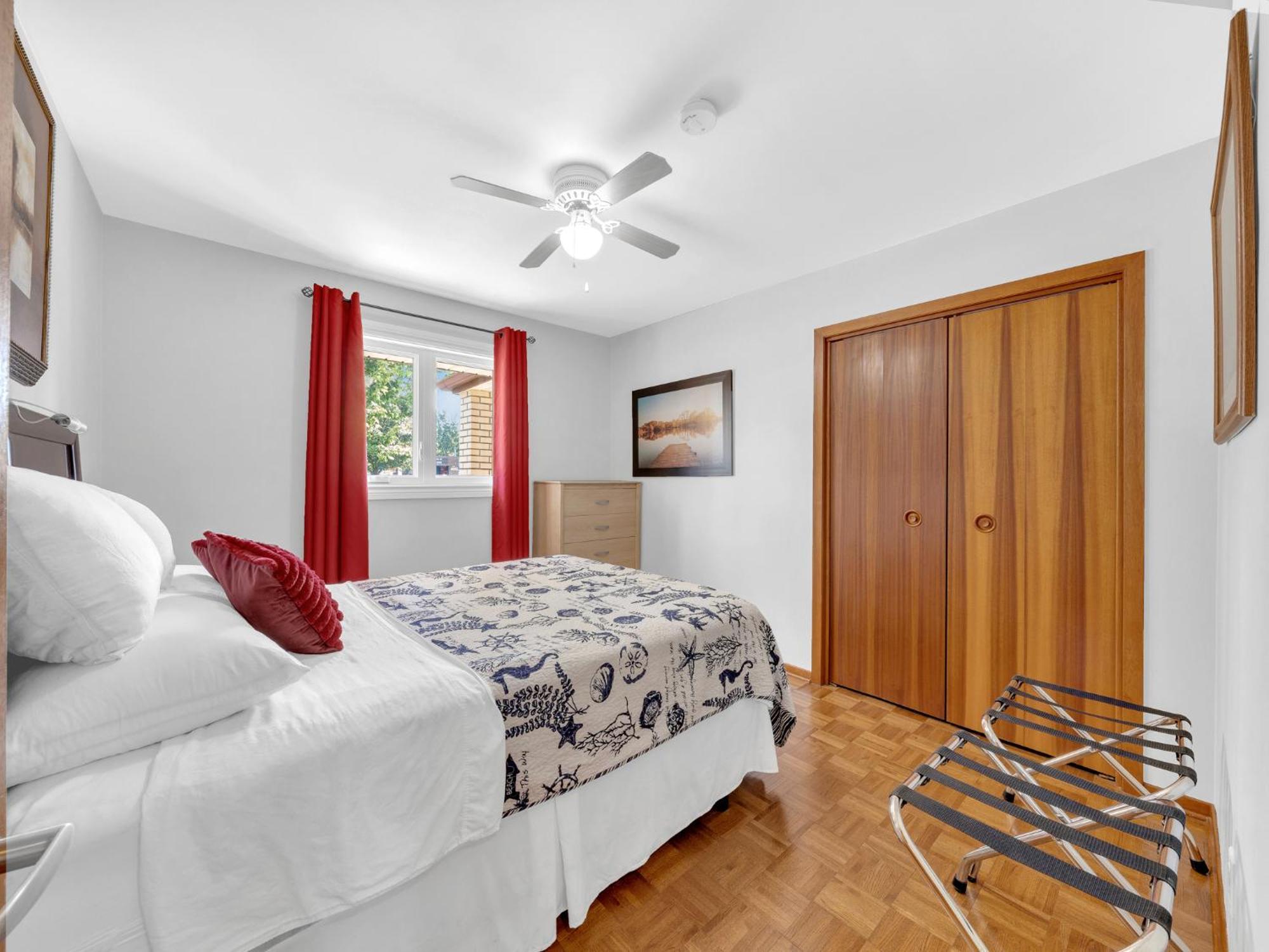Park Bungalow #4 - Seacliff Beach Suites Leamington Exteriör bild