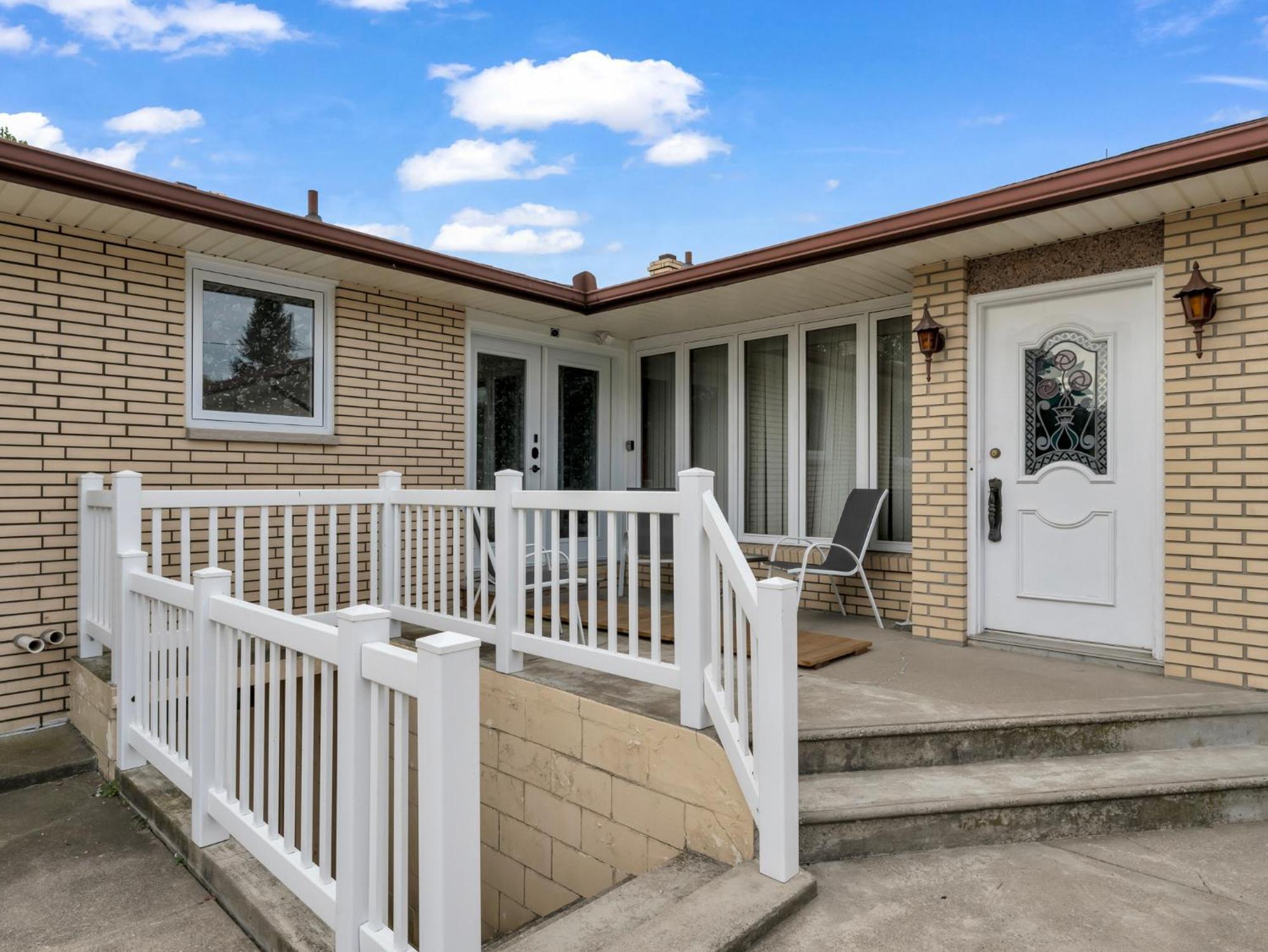 Park Bungalow #4 - Seacliff Beach Suites Leamington Exteriör bild